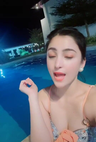 1. Magnificent Karen Anne Tuazon Shows Cleavage at the Swimming Pool