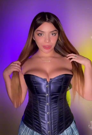 1. Katiana Kay Demonstrates Pretty Cleavage and Bouncing Tits