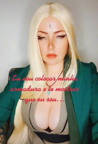 Sensual Luanagauchaoficial Shows Cleavage