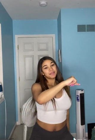 3. Sweetie Makayla Marley in White Crop Top and Bouncing Boobs