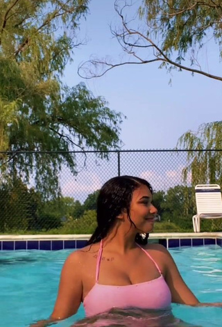 Cute Makayla Marley Shows Cleavage in Pink Crop Top at the Pool