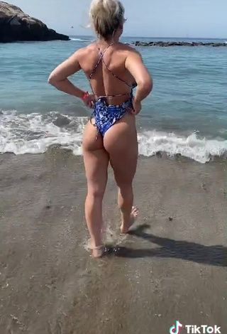 3. Really Cute Maria Shows Butt in the Sea