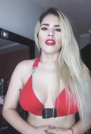 3. Erotic Mayra Jaime Maldonado Shows Cleavage in Red Bikini