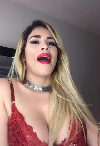 3. Irresistible Mayra Jaime Maldonado Shows Cleavage in Red Bra