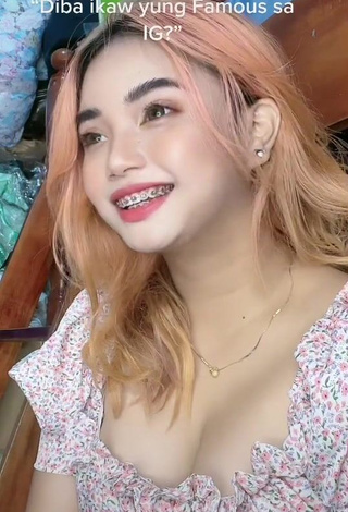 1. Erotic Mutyah Æñ Yasay Shows Cleavage