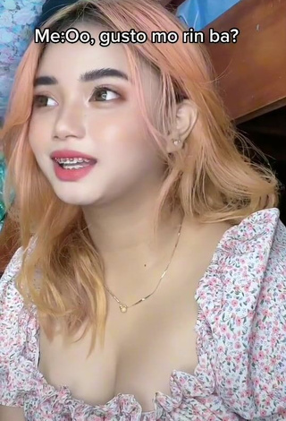 3. Erotic Mutyah Æñ Yasay Shows Cleavage