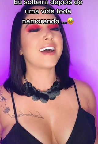 1. Erotic Naiara Coelho Shows Cleavage