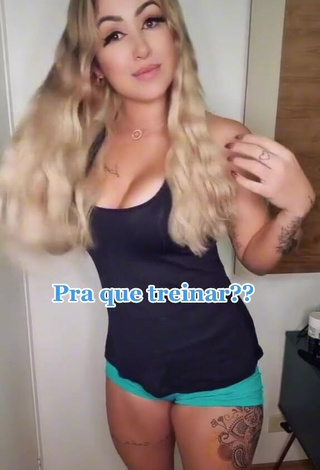 1. Hottest Naiara Coelho Shows Cleavage