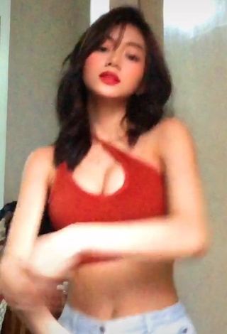 1. Paulaxdrea Shows Cleavage in Hot Red Crop Top