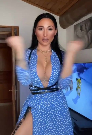 1. Hot Pocahontasmaria Shows Cleavage in Floral Dress and Bouncing Boobs