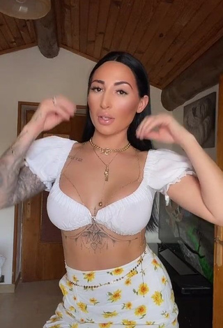 1. Pocahontasmaria in Erotic White Crop Top and Bouncing Boobs