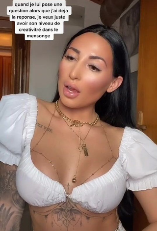 1. Wonderful Pocahontasmaria Shows Cleavage in White Crop Top