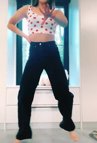 Erotic Sarah Bossuwe in Crop Top