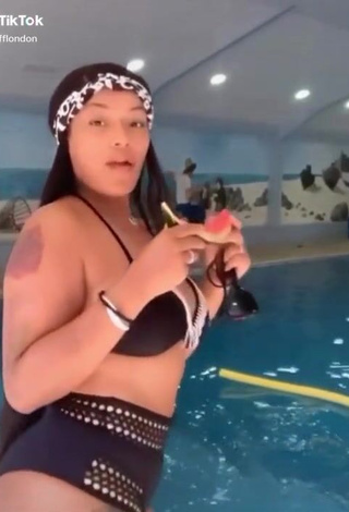 Erotic Stefflon Don Shows Cleavage in Black Bikini at the Pool and Bouncing Breasts