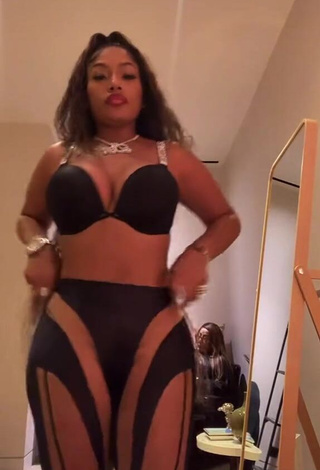 Erotic Stefflon Don Shows Cleavage in Black Bra and Bouncing Boobs