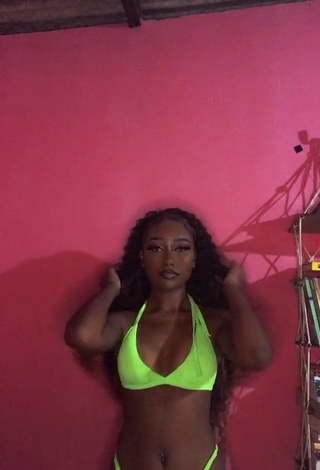 1. Sexy Laiane Rodrigues Shows Cleavage in Lime Green Bikini while Twerking