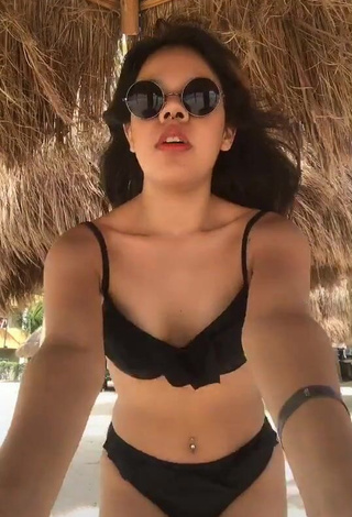 Erotic YaeeMit in Black Bikini