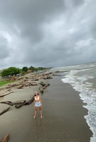 3. Irresistible Melissa Parra in White Bikini Top at the Beach