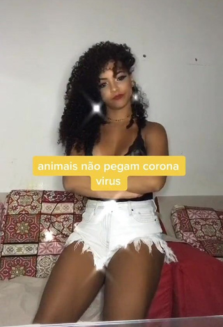 1. Irresistible Ziane Martins Shows Cleavage in Top and Bouncing Boobs