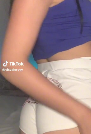 Erotic visvaleryyy Shows Cameltoe