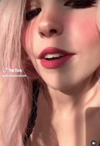 Erotic viraltubetiktok Shows Cleavage in Bra