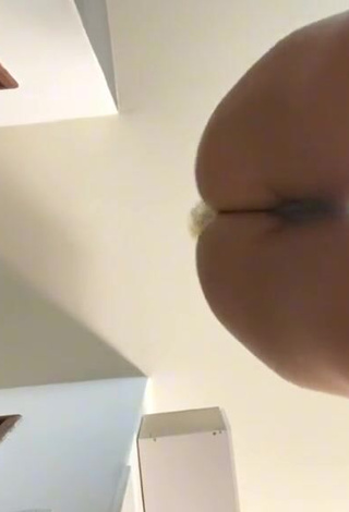 danimotta camera sitting cameltoe pussy lips