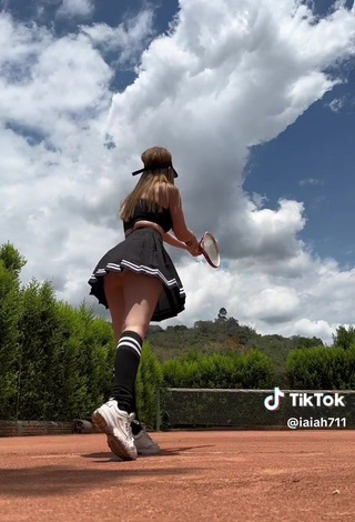 Erotic iaiah711 in Black Crop Top while doing Sports Exercises (Upskirt)