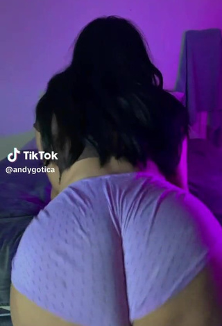 Erotic Andy Hips Shows Cameltoe while Twerking