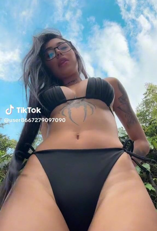 1. Erotic user8667279097090 Shows Asshole while Twerking (Underboob, Side Boob)