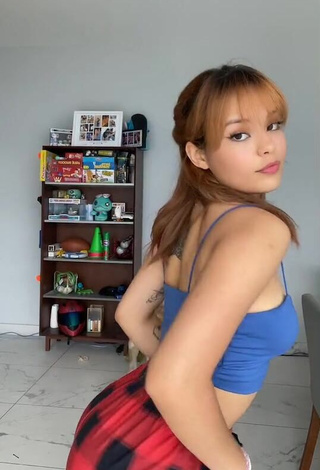 Irresistible Babi Martinez Shows Cleavage in Blue Crop Top