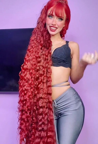 1. Bella Dueñas Looks Seductive in Black Crop Top