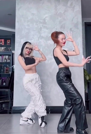 1. Gorgeous Bùi Thảo Ly in Alluring Black Crop Top