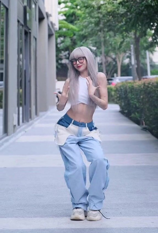 Seductive Bùi Thảo Ly in White Crop Top