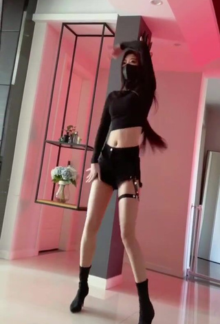 Han Qui in Sweet Black Crop Top