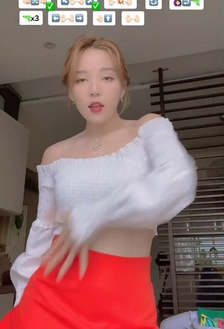 Breathtaking Dasuri Choi Shows Cleavage in White Crop Top