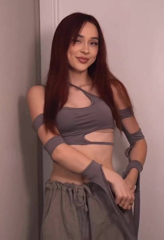 1. Beautiful Elsarca Shows Cleavage in Sexy Crop Top