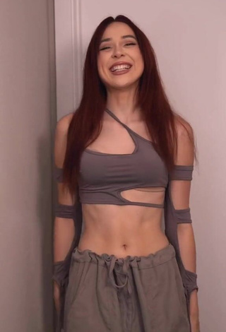 3. Beautiful Elsarca Shows Cleavage in Sexy Crop Top