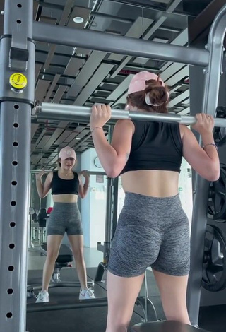 1. Sweetie eunicetjoaa Shows Butt in the Sports Club while doing Sports Exercises