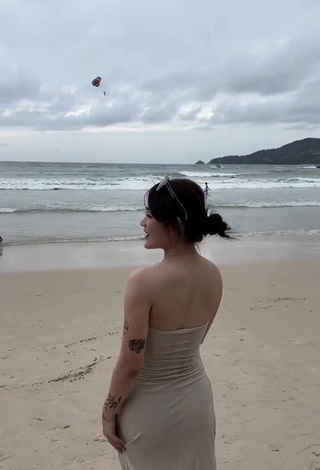 1. Erotic eunicetjoaa Shows Cleavage in Dress at the Beach