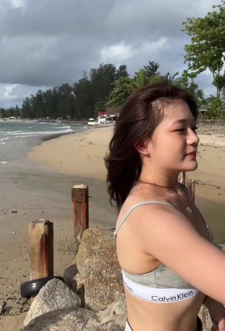 Erotic eunicetjoaa Shows Cleavage in Sport Bra at the Beach