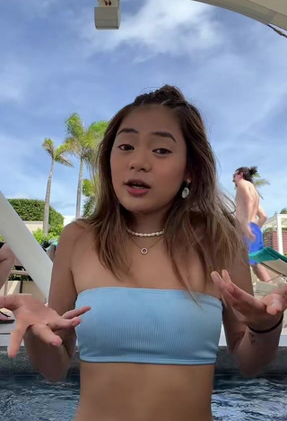 1. Amazing Eya Borja Shows Cleavage in Hot Blue Tube Top