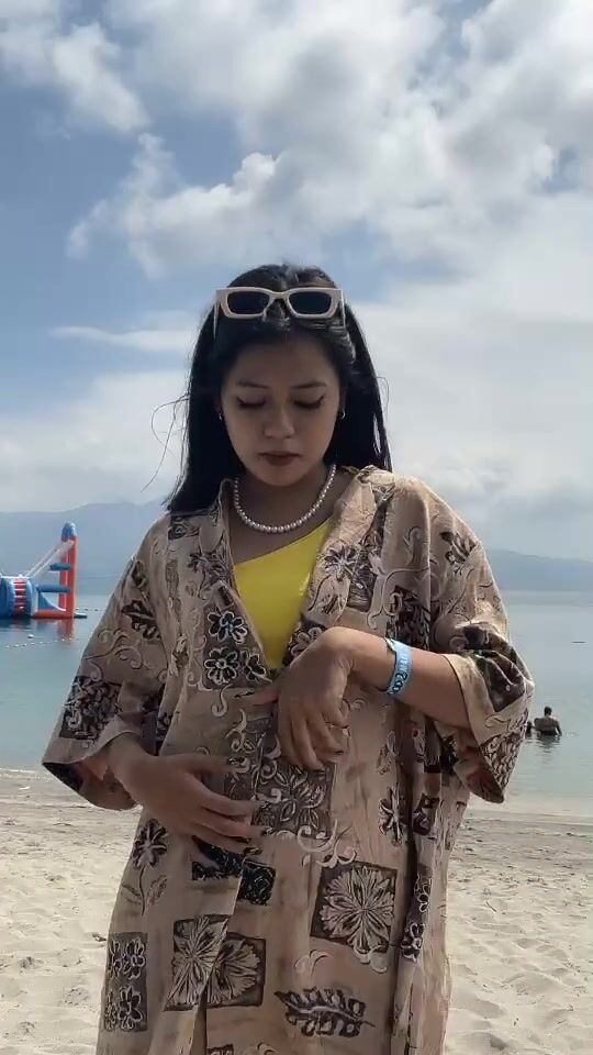 Cute Eya Borja Shows Cleavage in Yellow Bikini | erolego.com