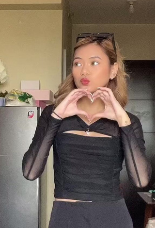 Eya Borja Shows her Cute Cleavage