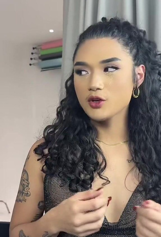 Captivating Eya Borja Shows Cleavage in Crop Top (Side Boob)