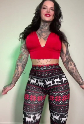 3. Captivating Heidi Lavon in Leggings and Bouncing Boobs