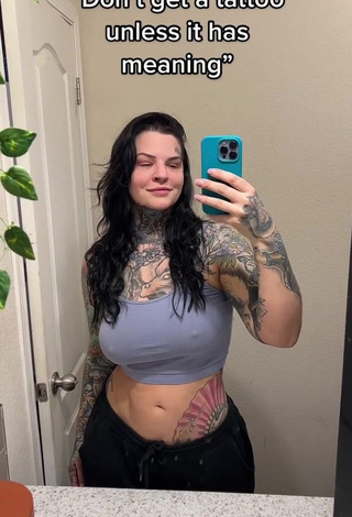 1. Seductive Heidi Lavon No Bra