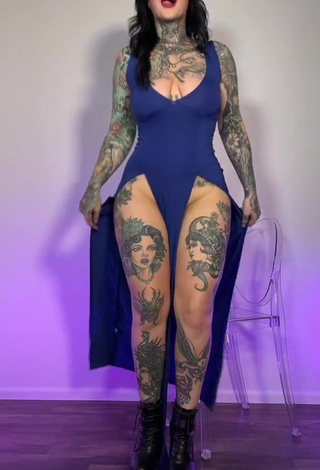 Lovely Heidi Lavon Shows Cleavage in Blue Dress