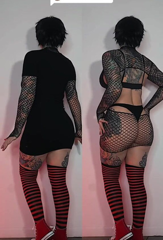 1. Heidi Lavon Shows her Sexy Butt