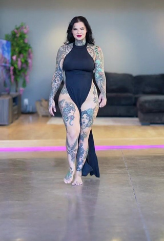 2. Breathtaking Heidi Lavon in Black Dress