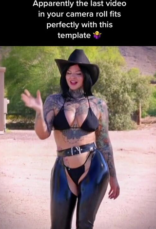 2. Sweetie Heidi Lavon in Black Panties (Side Boob)